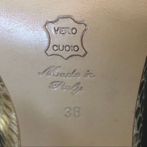 Orietta Mancini Vero Cuoio Gold Pumps , Size 38/7 - Picture 7 of 7